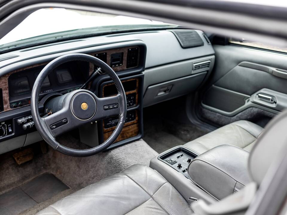 Image 4/50 of CMC Tiffany (1988)