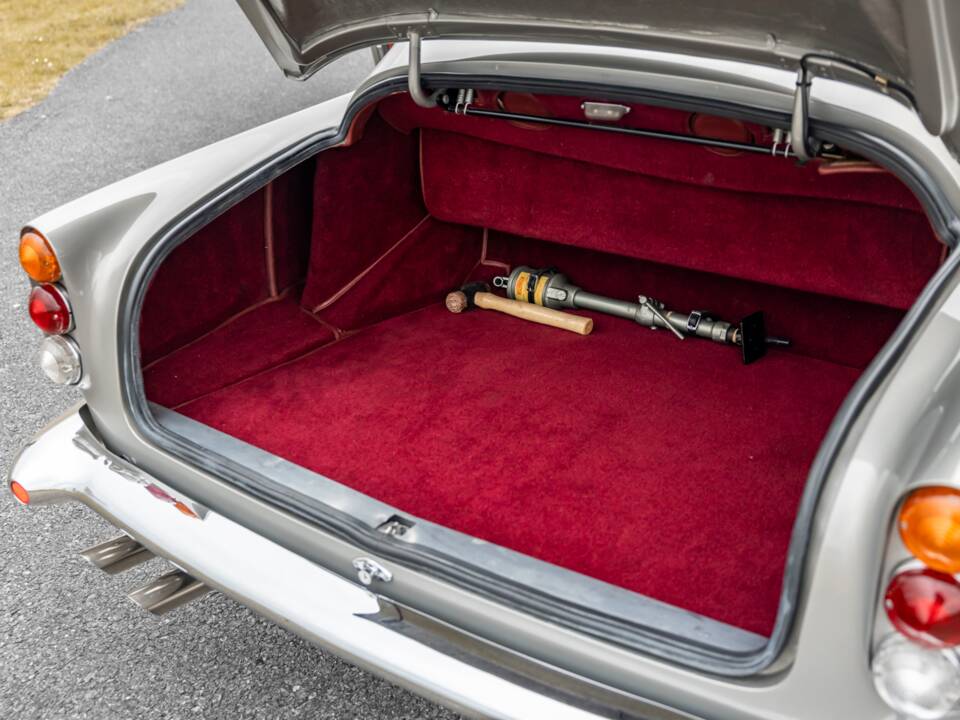 Bild 31/39 von Aston Martin DB 5 Vantage (1964)