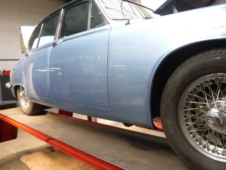 Image 32/50 of Jaguar 420 (1967)