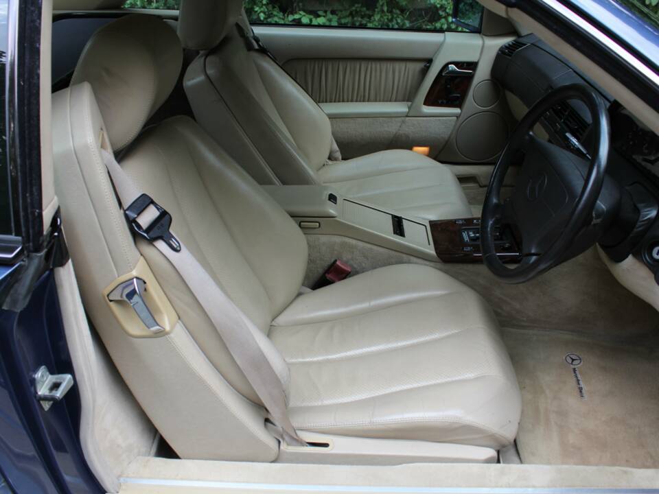 Image 9/15 of Mercedes-Benz 500 SL (1993)