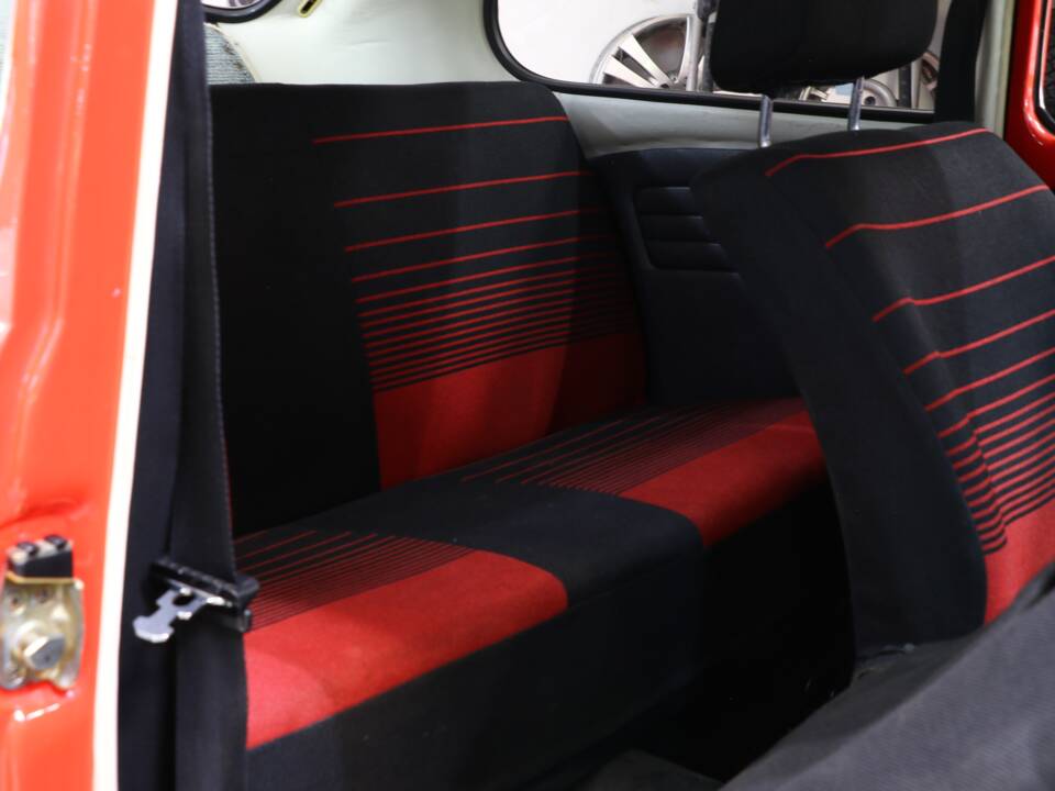 Bild 18/23 von Volkswagen Käfer 1200 (1975)