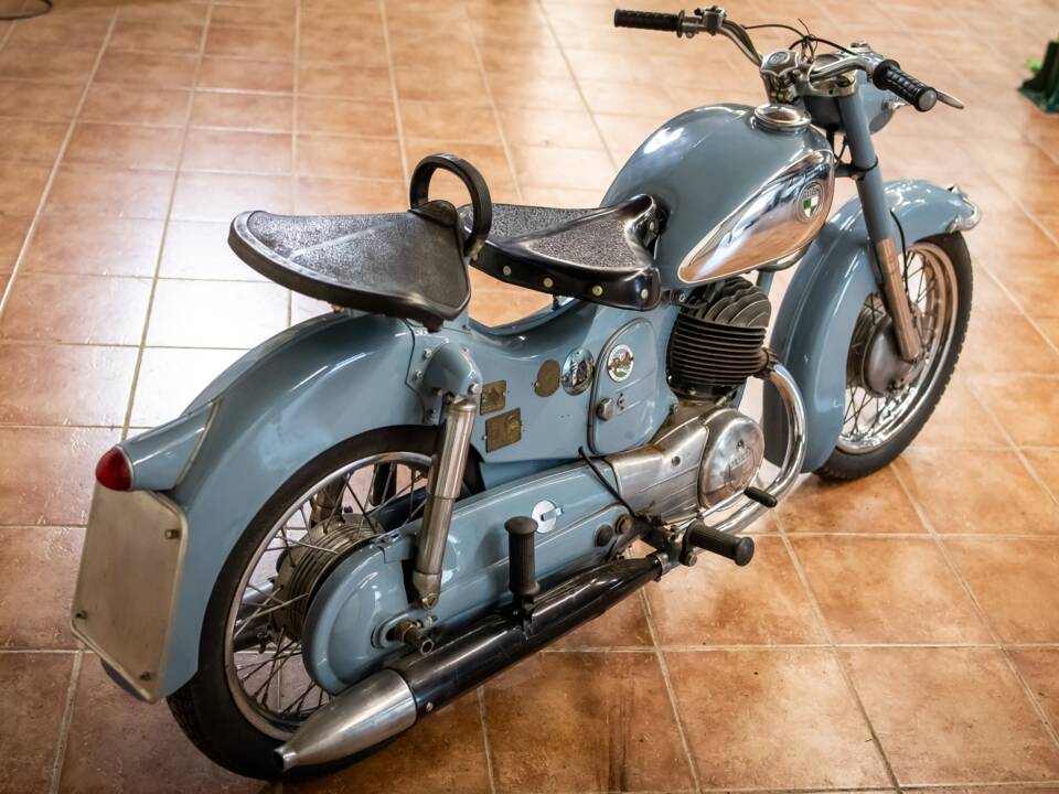 Image 4/16 de Puch 175 SV (1953)