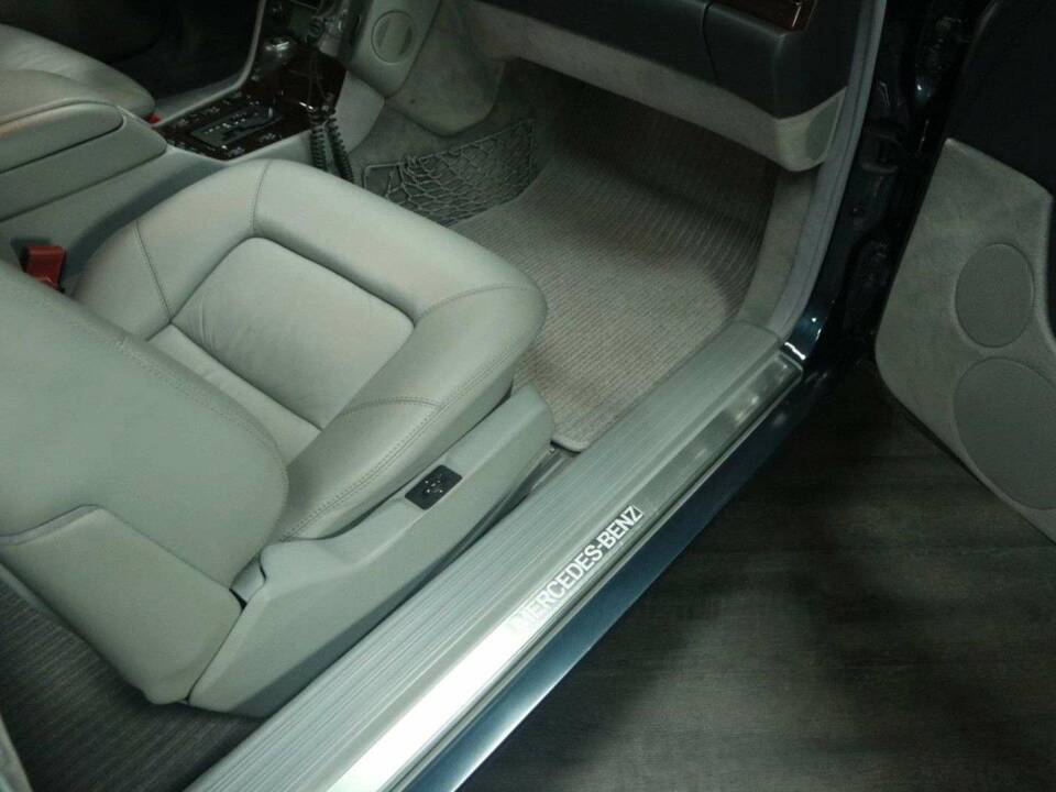 Bild 31/50 von Mercedes-Benz CL 420 (1998)