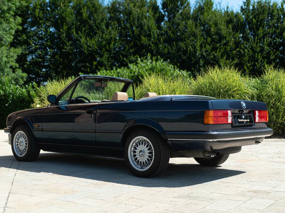 Image 10/50 of BMW 320i (1989)