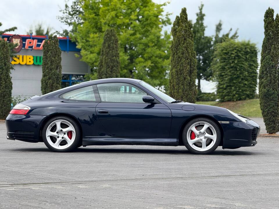 Image 9/42 de Porsche 911 Carrera 4S (2003)