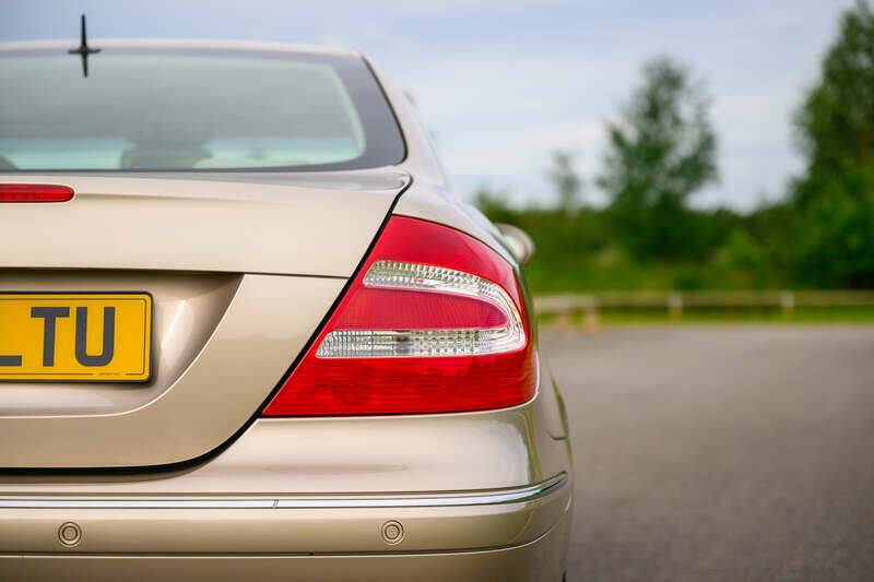 Bild 19/47 von Mercedes-Benz CLK 320 (2003)