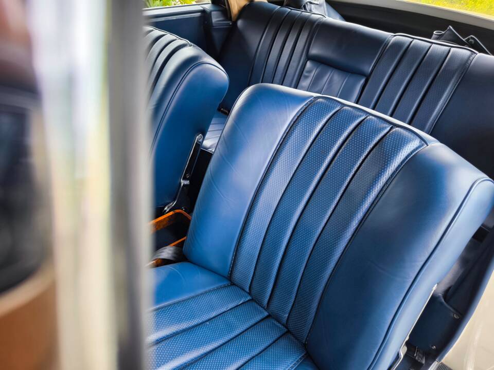 Afbeelding 15/24 van Mercedes-Benz 220 SE b (1964)