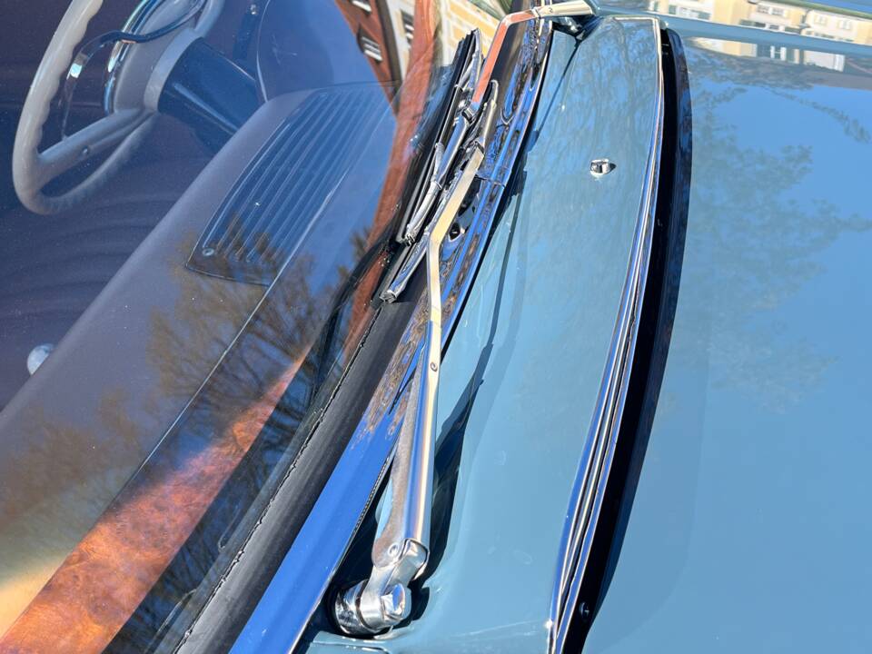 Imagen 12/65 de Mercedes-Benz 220 SE b (1961)