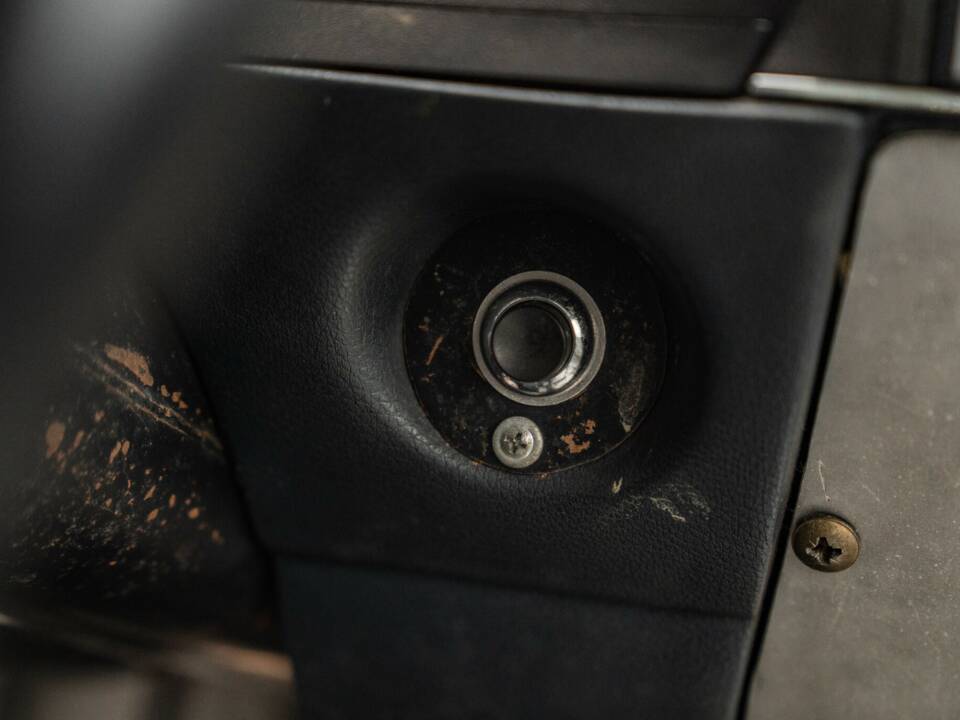 Image 34/40 of Mercedes-Benz 350 SLC (1973)