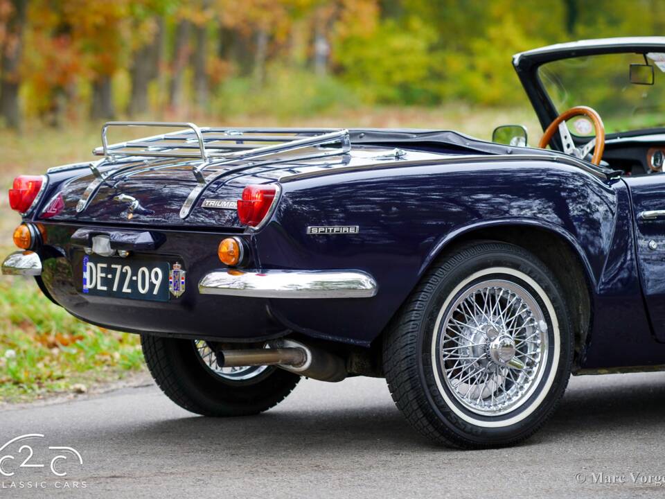Image 39/60 of Triumph Spitfire Mk III (1970)