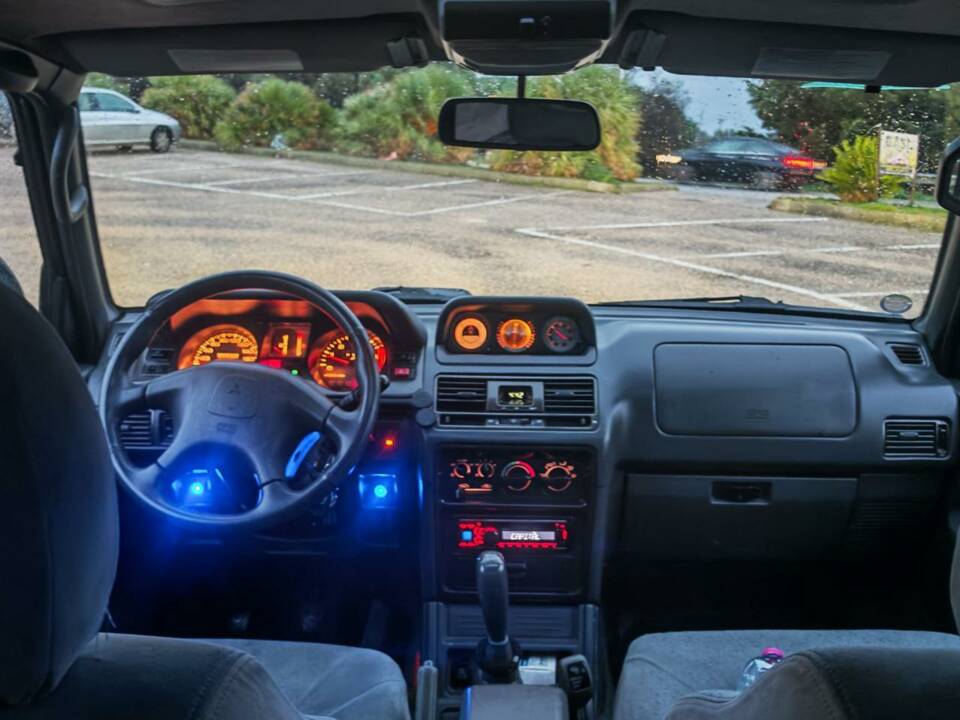 Bild 12/16 von Mitsubishi Pajero 2800 TD (2000)