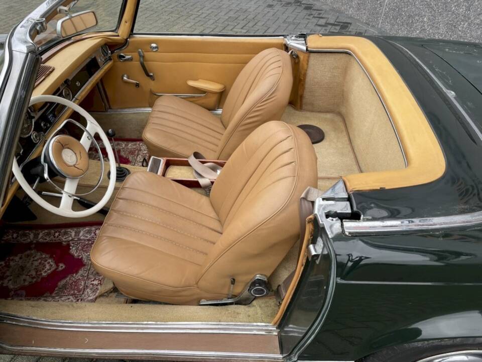 Image 15/36 of Mercedes-Benz 230 SL (1966)