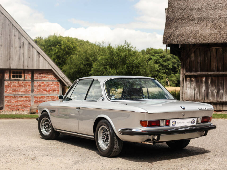 Image 22/35 de BMW 3.0 CSi (1974)