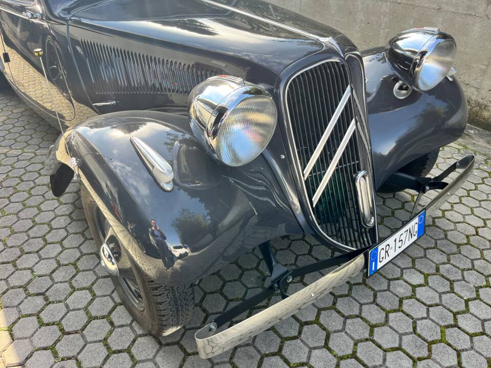 Afbeelding 17/19 van Citroën Traction Avant 11 B (1955)