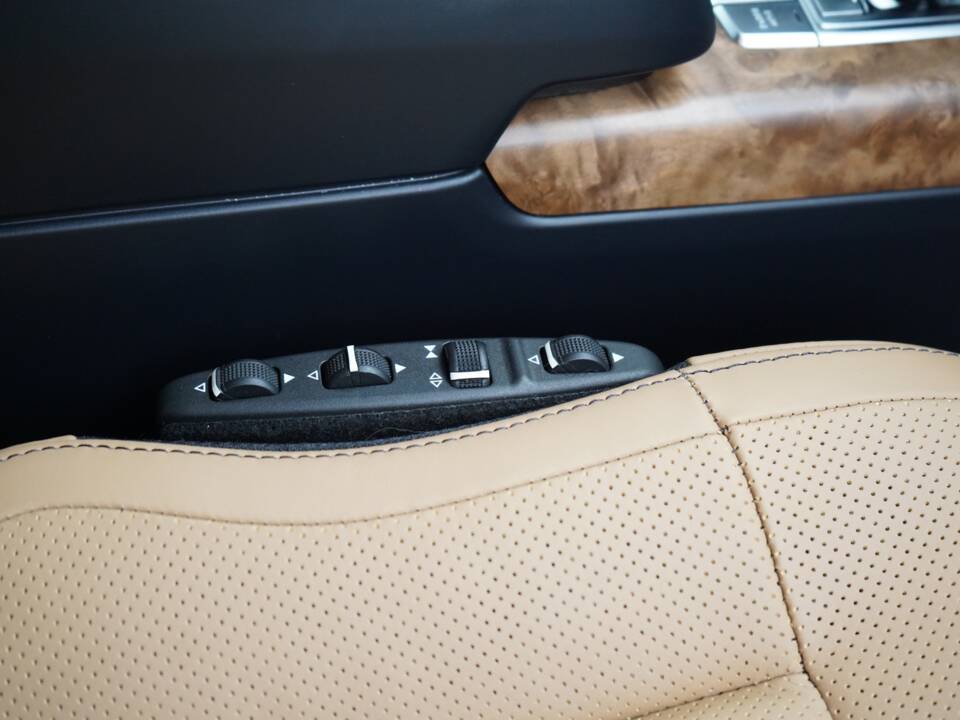 Image 12/17 of Mercedes-Benz G 500 (LWB) (2013)