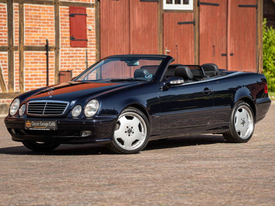 Bild 3/61 von Mercedes-Benz CLK 320 (2002)