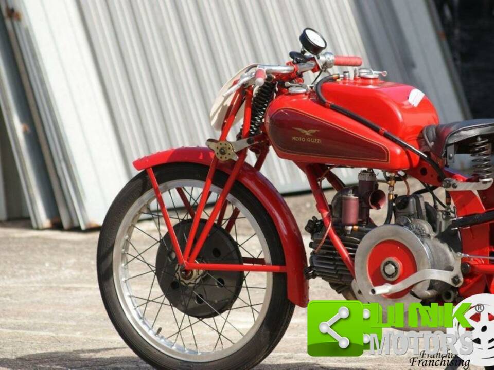 Image 3/10 de Moto Guzzi DUMMY (1957)