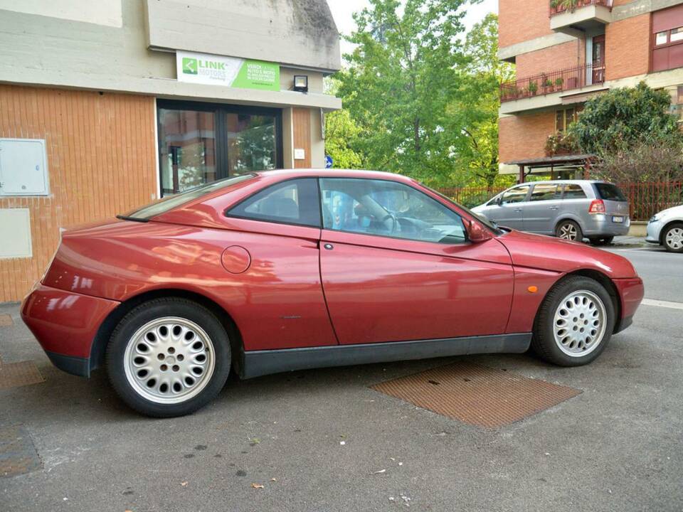 Bild 3/10 von Alfa Romeo GTV 2.0 V6 Turbo (1996)