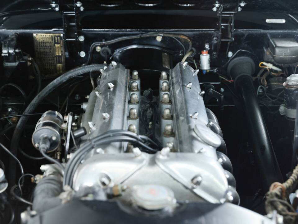 Image 27/47 de Jaguar XK 120 FHC (1954)