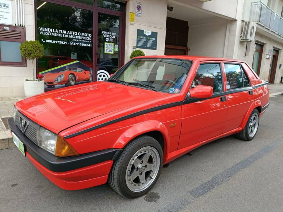 Image 36/42 of Alfa Romeo 75 1.8 (1991)