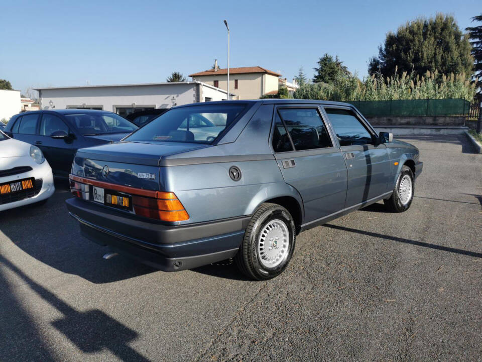 Image 2/45 of Alfa Romeo 75 1.8 (1987)