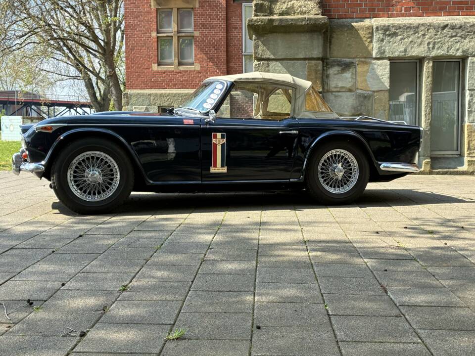 Imagen 2/7 de Triumph TR 4A IRS (1967)