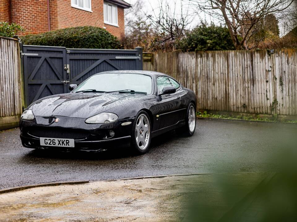 Afbeelding 15/50 van Jaguar XKR (1998)