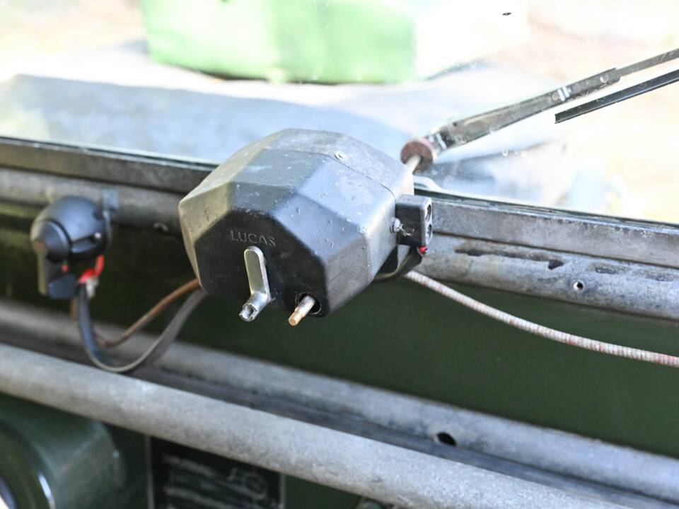 Image 28/50 of Land Rover 80 (1949)