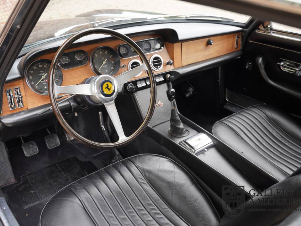 Bild 5/50 von Ferrari 330 GT 2+2 (1965)