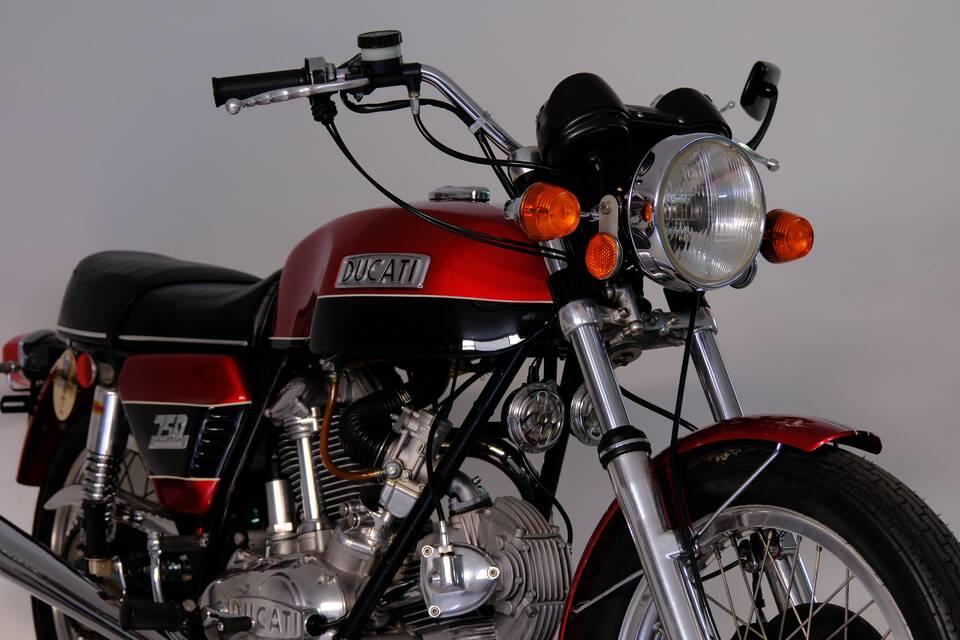 Immagine 18/96 di Ducati 750 GT (1974)