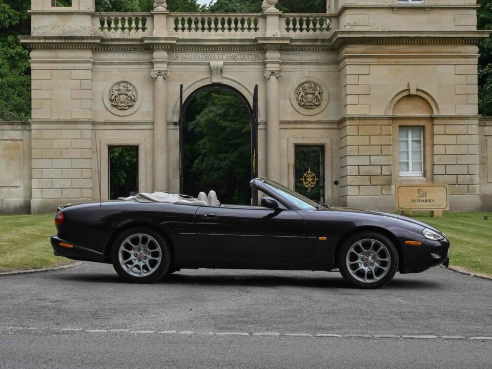 Afbeelding 36/50 van Jaguar XKR (1998)