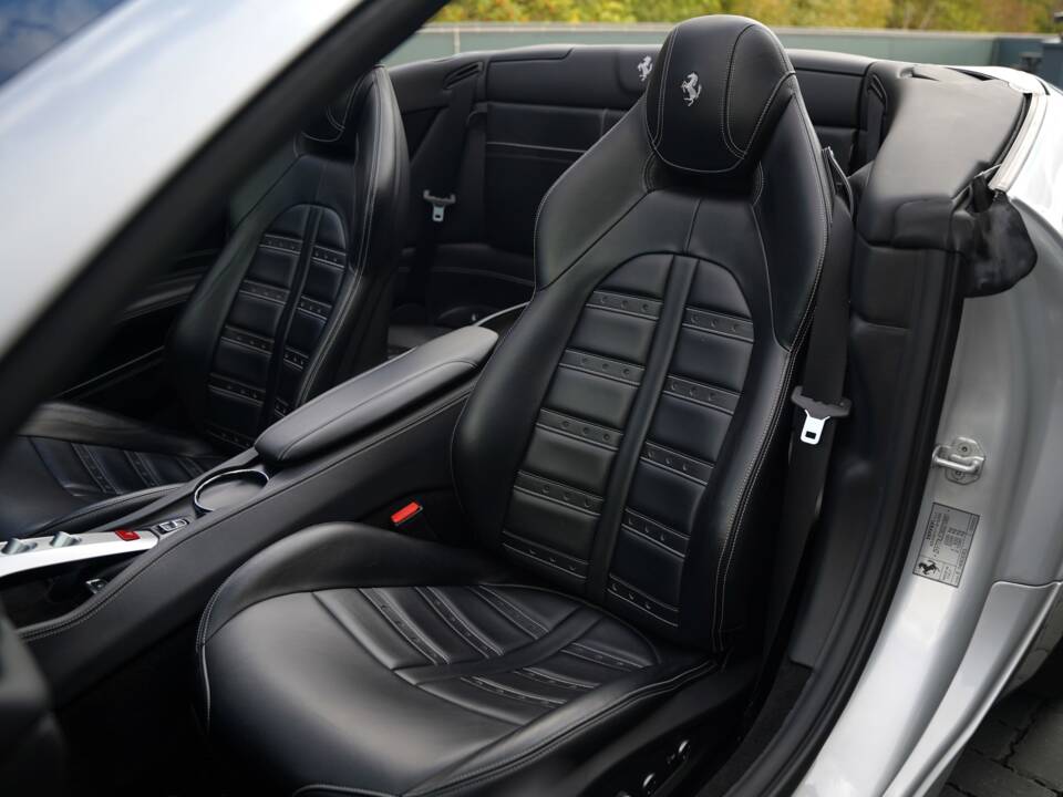 Bild 16/50 von Ferrari California T (2015)