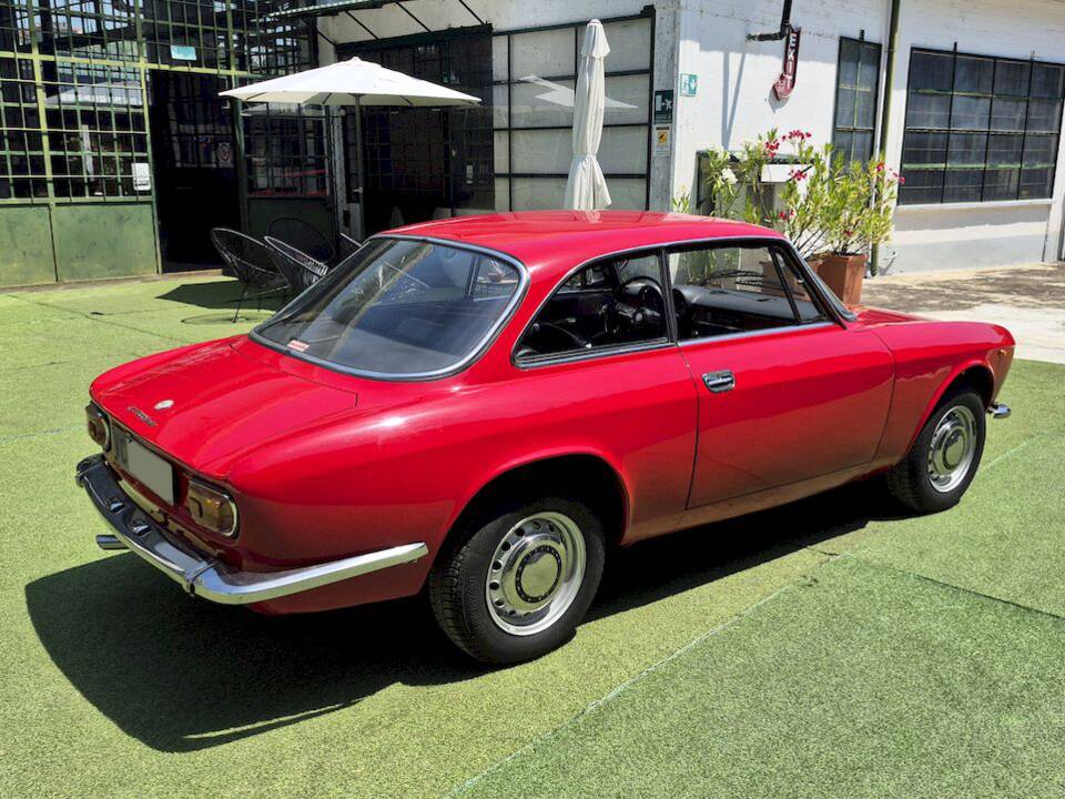 Afbeelding 23/63 van Alfa Romeo Giulia GT 1300 Junior (1971)