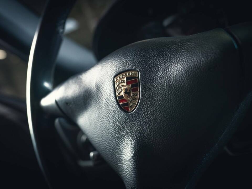 Bild 13/15 von Porsche 911 Carrera 4S (2003)