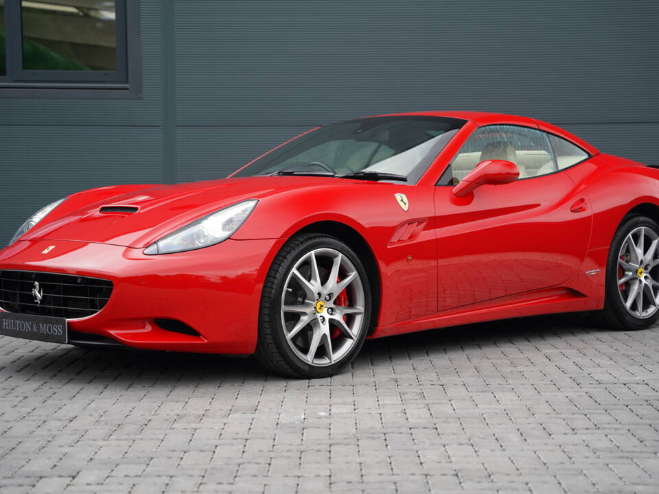 Image 11/50 of Ferrari California (2010)