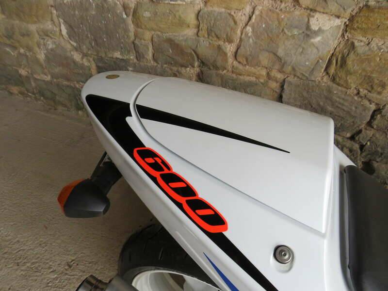 Bild 19/37 von Suzuki DUMMY (2002)