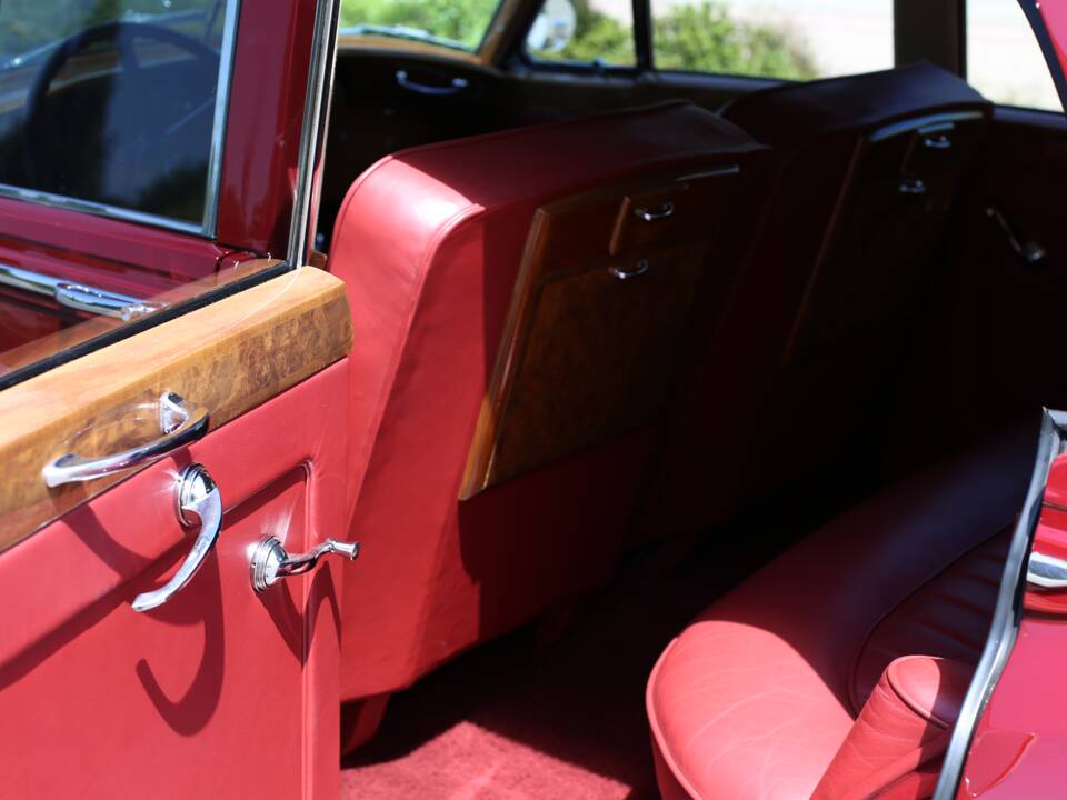 Image 17/81 of Bentley S 1 (1959)