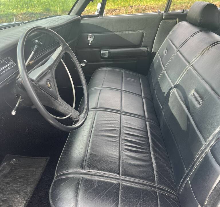 Bild 2/8 von Chrysler Newport Hardtop Coupe (1970)