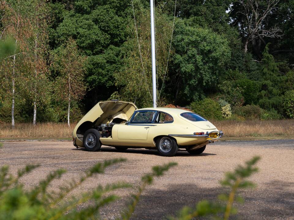Image 11/40 de Jaguar Type E 4.2 (1966)