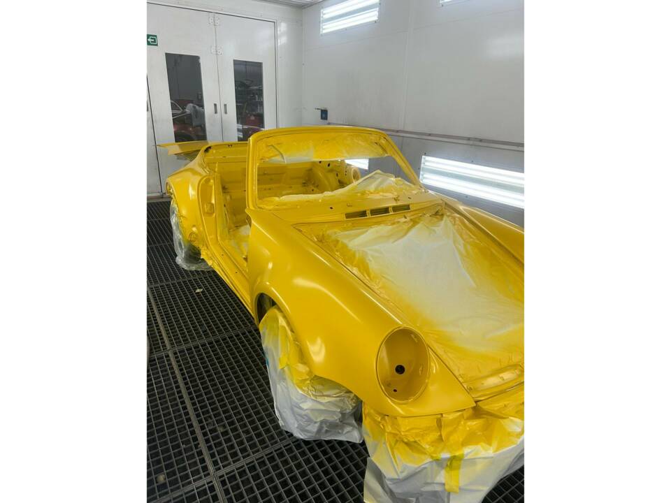 Image 11/50 of Porsche 911 Carrera 2 &quot;America Roadster&quot; (1993)
