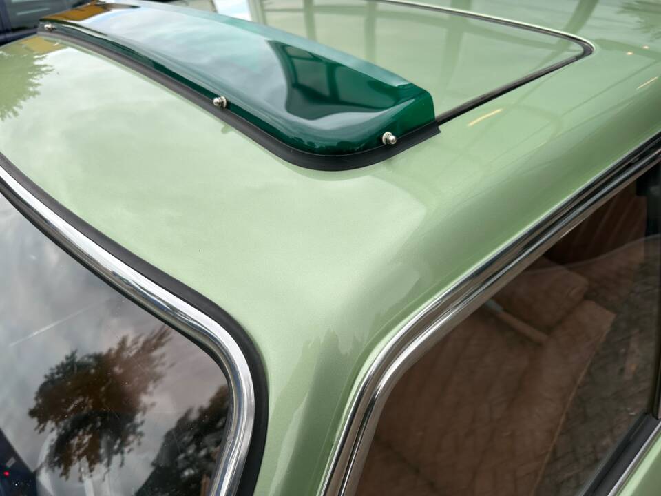 Image 18/80 of Peugeot 504 TI (1976)