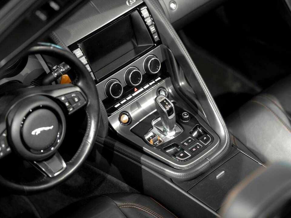 Bild 32/44 von Jaguar F-Type S (2014)