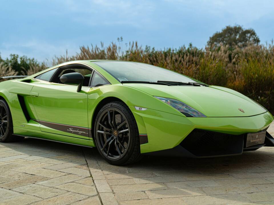 Image 9/50 of Lamborghini Gallardo LP 570-4 Superleggera (2011)