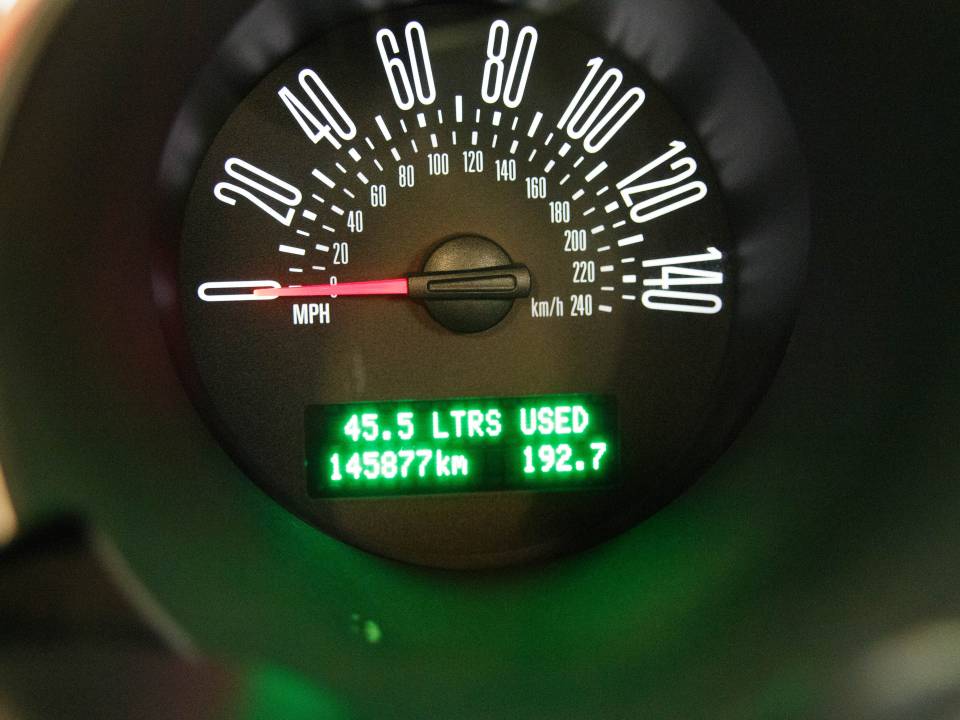 Image 36/49 of Ford Mustang GT (2006)