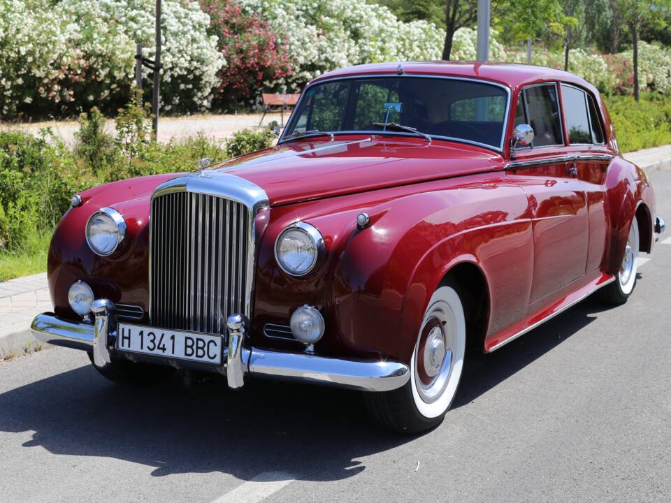 Image 4/81 of Bentley S 1 (1959)