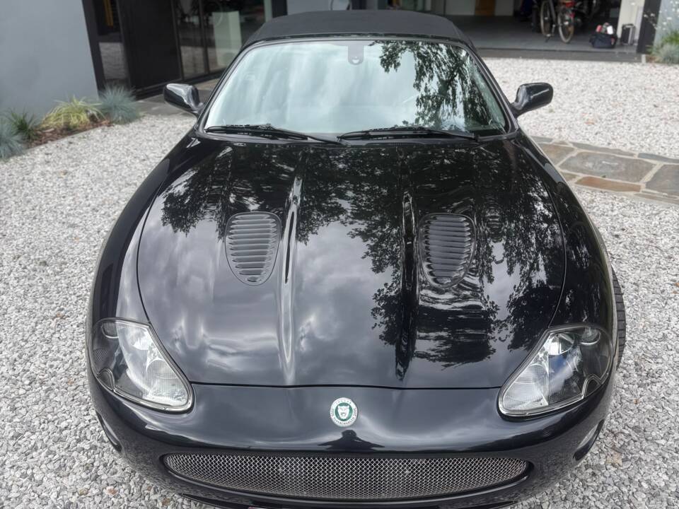 Image 11/24 of Jaguar XKR (2005)