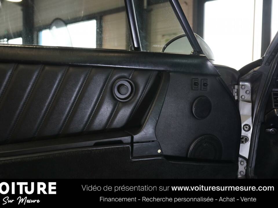 Bild 18/24 von Porsche 911 Carrera 3.2 (1989)