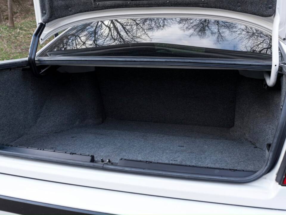 Image 40/55 of BMW 525ix (1993)