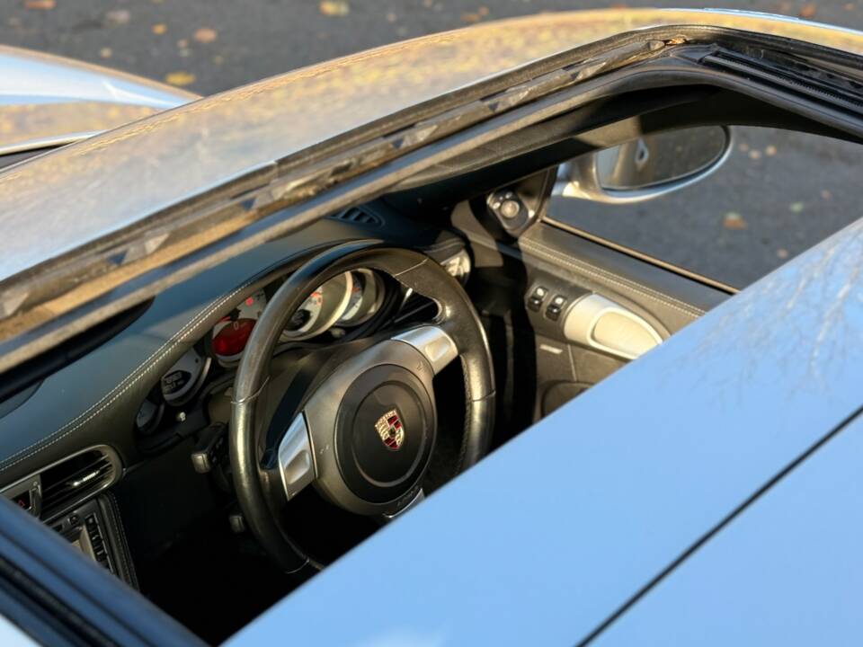 Image 22/25 of Porsche 911 Carrera S (2006)