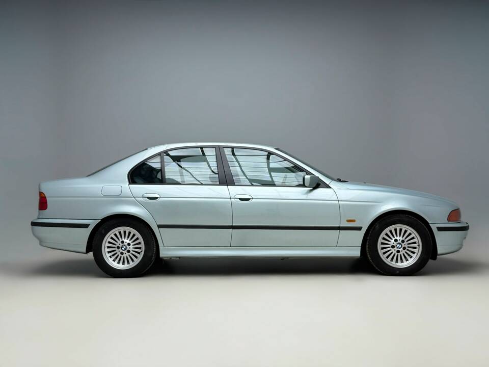 Bild 3/25 von BMW 540i (1998)